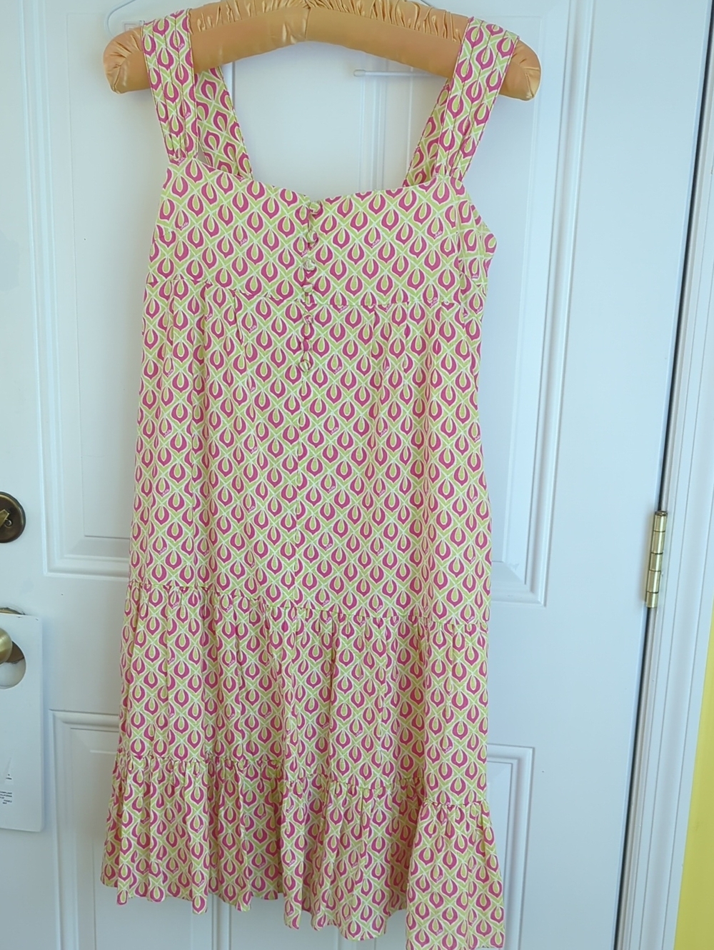 Lilly Pulitzer Tiered Sundress. Size 4.Linen/Cotton. Lined .
